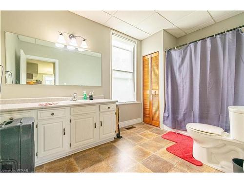 384804 Salford Road, Norwich (Twp), ON - Indoor Photo Showing Bathroom