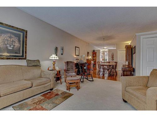 4-#7-105 King Street, Tillsonburg, ON - Indoor Photo Showing Living Room