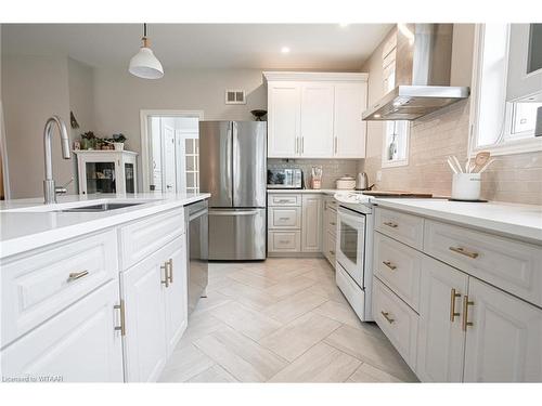 6 Maple Street, Otterville, ON - Indoor Photo Showing Kitchen With Upgraded Kitchen