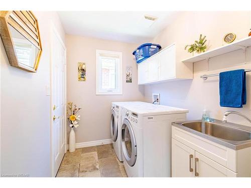 202 Baldwin Street, Tillsonburg, ON - Indoor Photo Showing Laundry Room