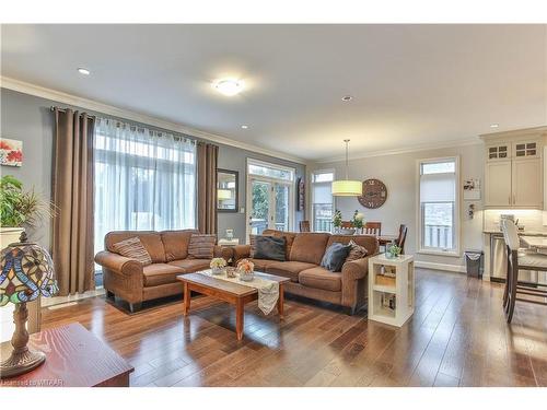 39 Graydon Drive, Mount Elgin, ON - Indoor Photo Showing Living Room