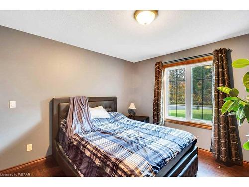 59 Windham 11 Road, La Salette, ON - Indoor Photo Showing Bedroom