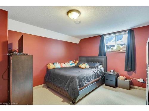 59 Windham 11 Road, La Salette, ON - Indoor Photo Showing Bedroom