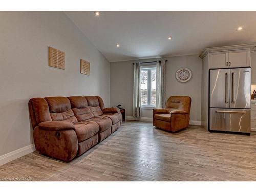 62 Brown Street, Aylmer, ON - Indoor Photo Showing Living Room