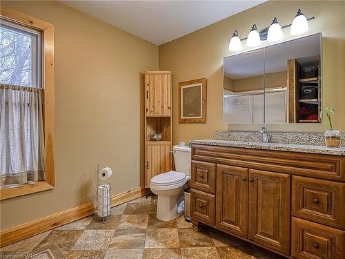 2875 Hwy 59 S, Norfolk County, ON - Indoor Photo Showing Bathroom