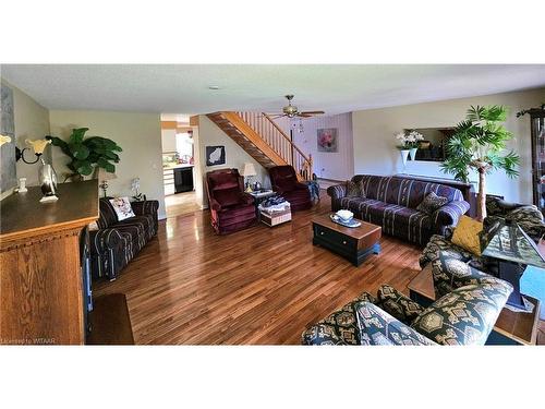 11 Seres Drive, Tillsonburg, ON - Indoor Photo Showing Living Room