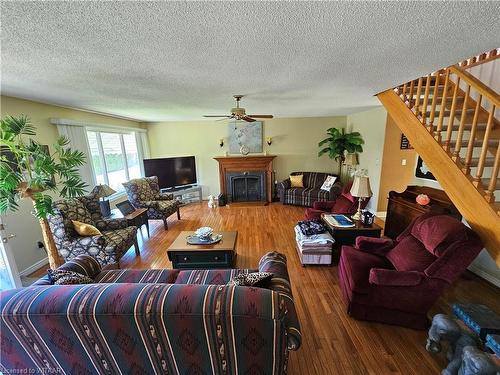 11 Seres Drive, Tillsonburg, ON - Indoor Photo Showing Living Room With Fireplace