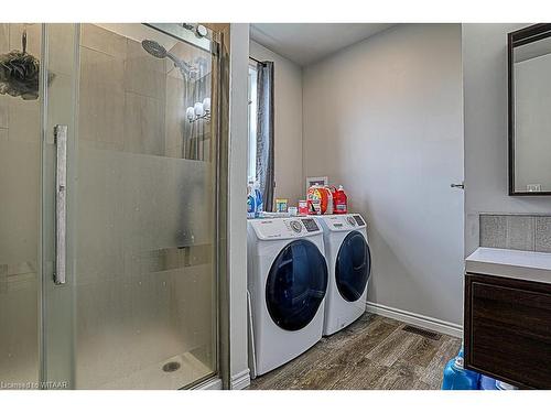 392 Bell Street, Ingersoll, ON - Indoor Photo Showing Laundry Room