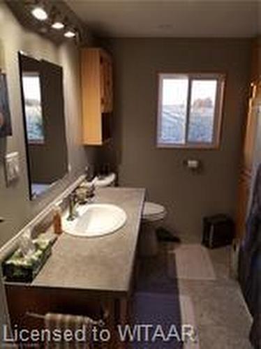 334319 Rossland Line, Ingersoll, ON - Indoor Photo Showing Bathroom
