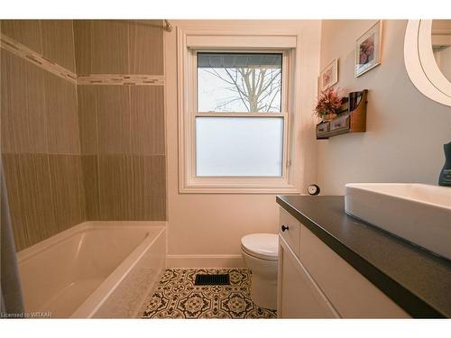 71 North Street W, Otterville, ON - Indoor Photo Showing Bathroom