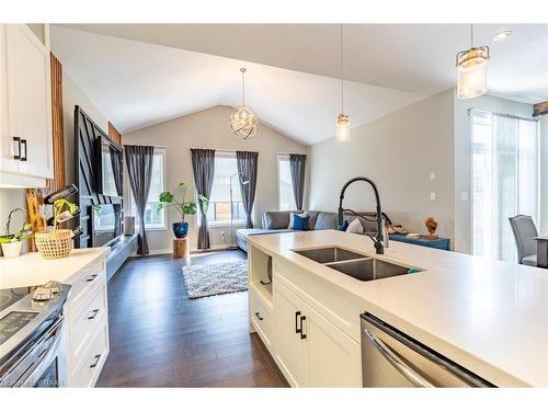 42 Mcguire Crescent, Tillsonburg, ON - Indoor Photo Showing Kitchen With Double Sink With Upgraded Kitchen
