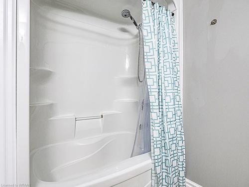 19 Cynthia Avenue, Mount Elgin, ON - Indoor Photo Showing Bathroom