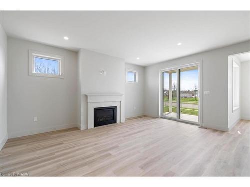 79 Trailview Drive, Tillsonburg, ON - Indoor With Fireplace