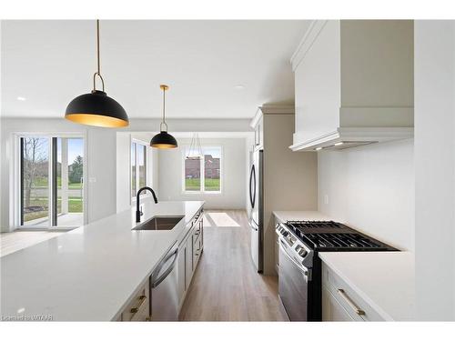 79 Trailview Drive, Tillsonburg, ON - Indoor Photo Showing Kitchen With Upgraded Kitchen