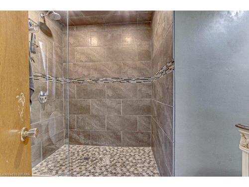 2170 West Quarterline Road, Langton, ON - Indoor Photo Showing Bathroom
