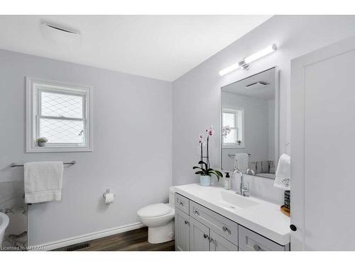 708 Norfolk County Rd. 45 Road, Norfolk County, ON - Indoor Photo Showing Bathroom
