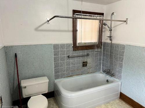 2271 West Quarter Line Road, Norfolk County, ON - Indoor Photo Showing Bathroom