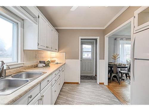 308 Huron Street, Woodstock, ON - Indoor Photo Showing Kitchen With Double Sink