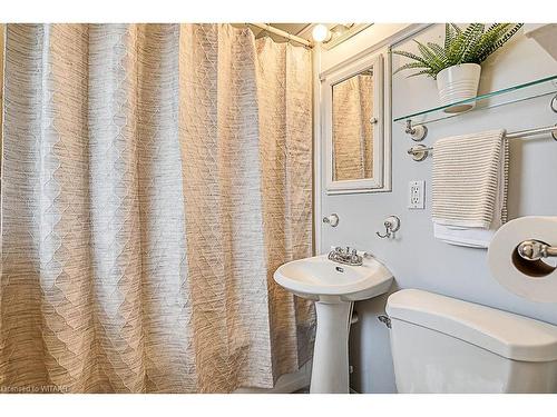 308 Huron Street, Woodstock, ON - Indoor Photo Showing Bathroom