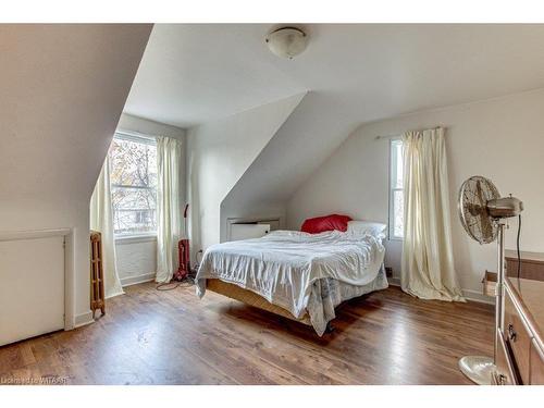 6 Bidwell Street, Tillsonburg, ON - Indoor Photo Showing Bedroom