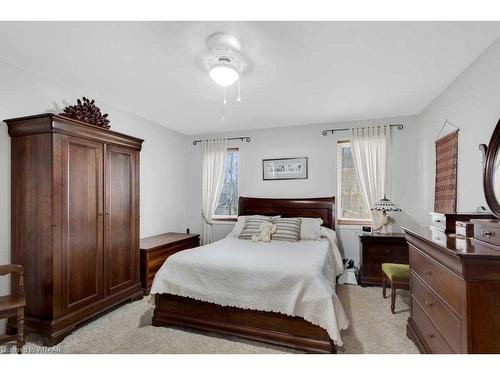 21 Woodside Drive, Tillsonburg, ON - Indoor Photo Showing Bedroom
