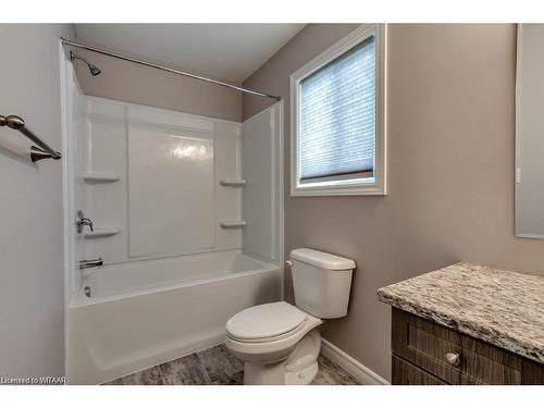 238 Kensington Avenue, Ingersoll, ON - Indoor Photo Showing Bathroom