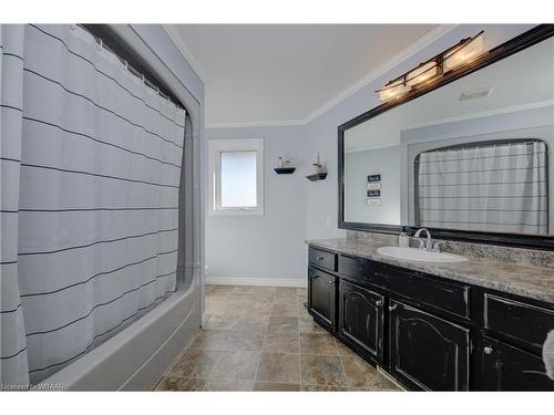 144 Dover Street, Otterville, ON - Indoor Photo Showing Bathroom