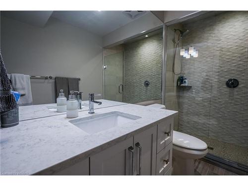 203-5 Wood Haven Drive, Tillsonburg, ON - Indoor Photo Showing Bathroom