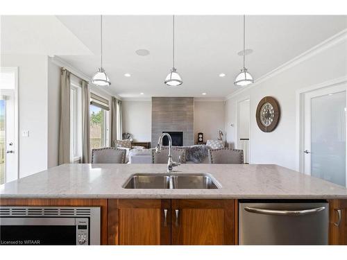 142 Glendale Drive, Tillsonburg, ON - Indoor Photo Showing Kitchen With Double Sink