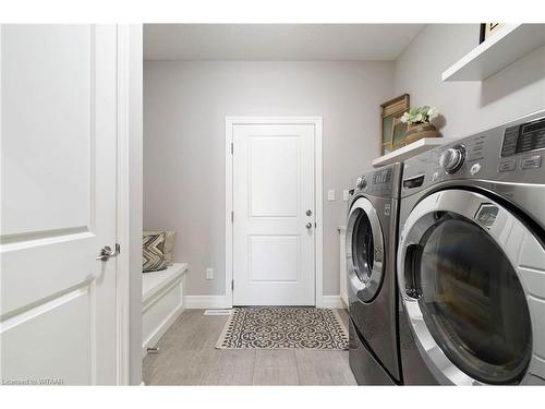 142 Glendale Drive, Tillsonburg, ON - Indoor Photo Showing Laundry Room