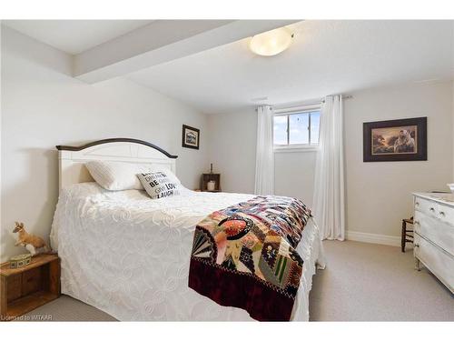 142 Glendale Drive, Tillsonburg, ON - Indoor Photo Showing Bedroom
