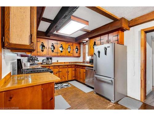 22 Pine Street, Tillsonburg, ON - Indoor Photo Showing Kitchen