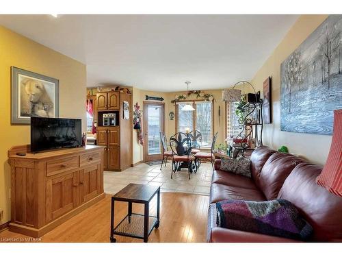 46 Alexander Avenue, Tillsonburg, ON - Indoor Photo Showing Living Room