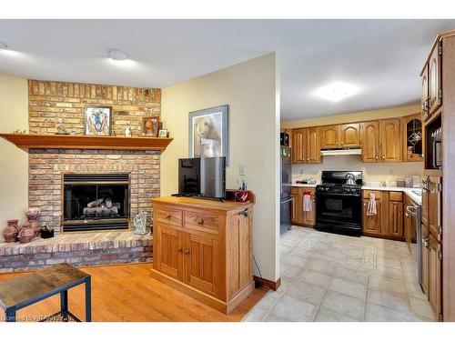 46 Alexander Avenue, Tillsonburg, ON - Indoor Photo Showing Living Room With Fireplace
