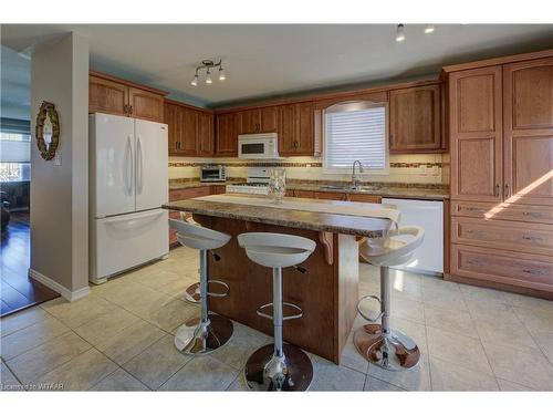 54 Delong Drive, Norwich, ON - Indoor Photo Showing Kitchen