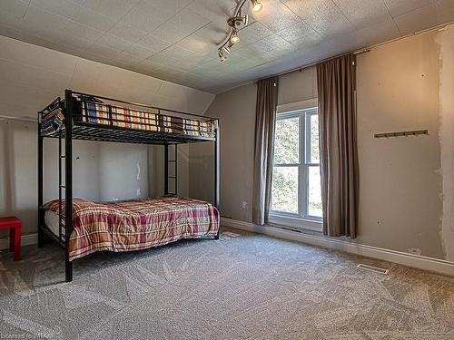 163524 Brownsville Road, Brownsville, ON - Indoor Photo Showing Bedroom