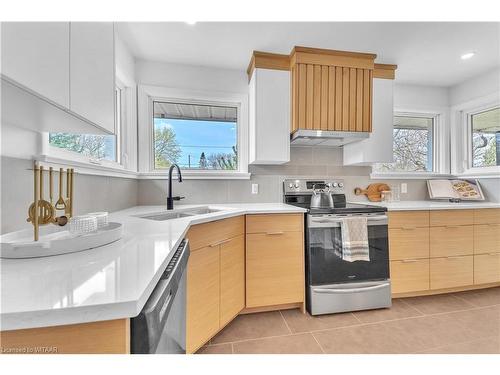 229 Woodworth Crescent, St. Thomas, ON - Indoor Photo Showing Kitchen With Double Sink