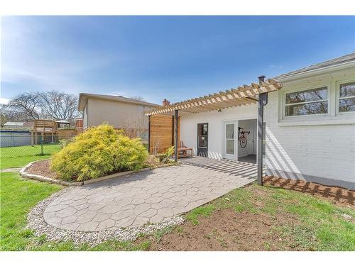 229 Woodworth Crescent, St. Thomas, ON - Outdoor