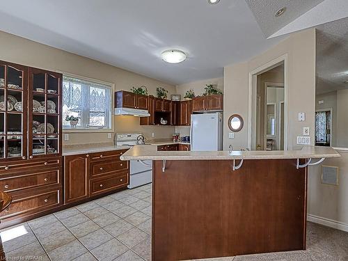 768 Garden Court Crescent, Woodstock, ON - Indoor Photo Showing Kitchen