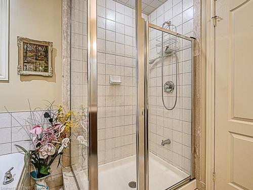 768 Garden Court Crescent, Woodstock, ON - Indoor Photo Showing Bathroom
