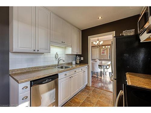 98 Lisgar Avenue, Tillsonburg, ON - Indoor Photo Showing Kitchen