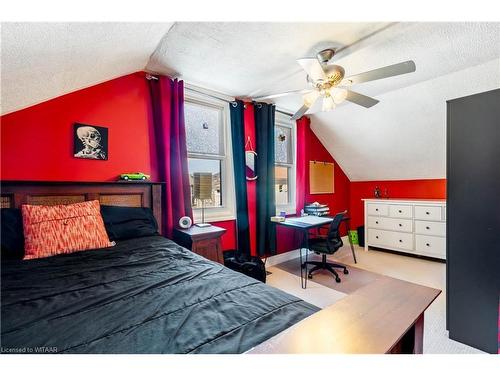 599 Peel Street, Woodstock, ON - Indoor Photo Showing Bedroom