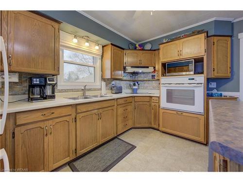 14 Dufferin Street, Norwich, ON - Indoor Photo Showing Kitchen With Double Sink