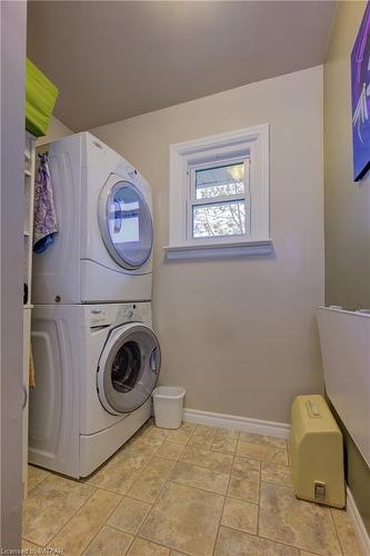 14 Dufferin Street, Norwich, ON - Indoor Photo Showing Laundry Room