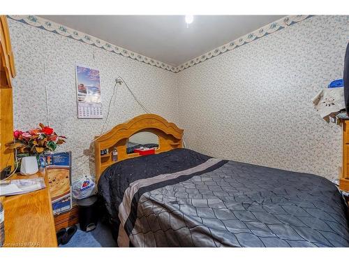 2946 Norfolk County Road 23, Glen Meyer, ON - Indoor Photo Showing Bedroom