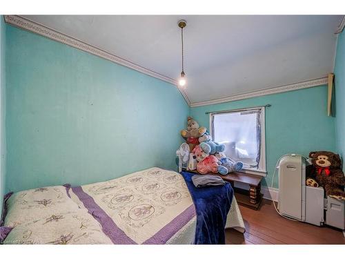 2946 Norfolk County Road 23, Glen Meyer, ON - Indoor Photo Showing Bedroom