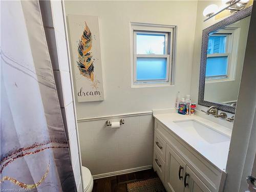 272 Evelyn Avenue, Ingersoll, ON - Indoor Photo Showing Bathroom