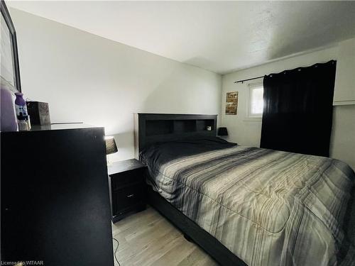272 Evelyn Avenue, Ingersoll, ON - Indoor Photo Showing Bedroom