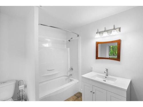 343 Main Street W, Otterville, ON - Indoor Photo Showing Bathroom