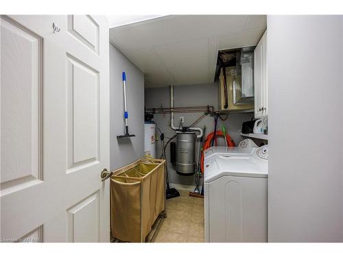 304-80 Bridge Street E, Tillsonburg, ON - Indoor Photo Showing Laundry Room